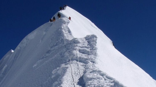 Lobuche East Peak Climbing 2026-2027: Complete Guide